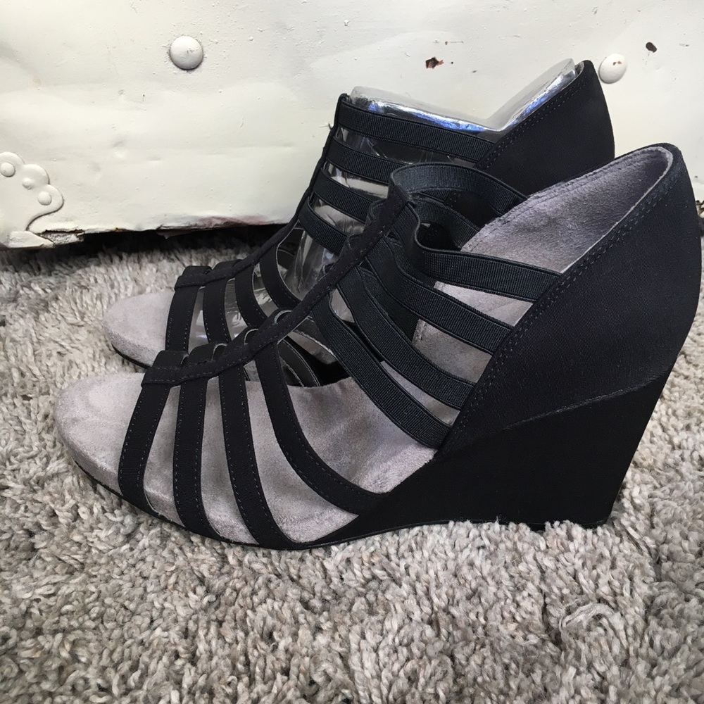 Black wedge